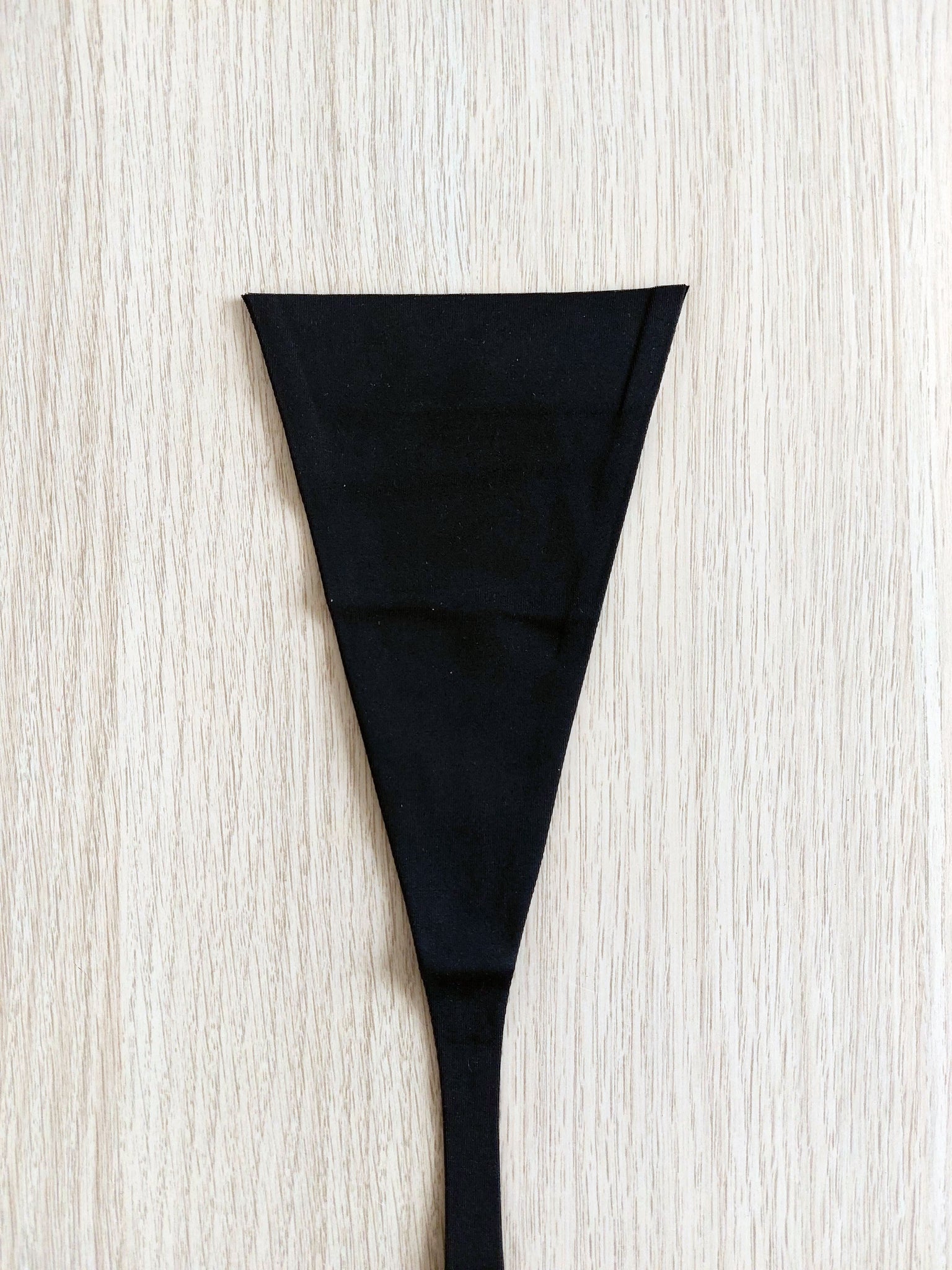 FK Invisible adhesive BUTTERFLY thong in black